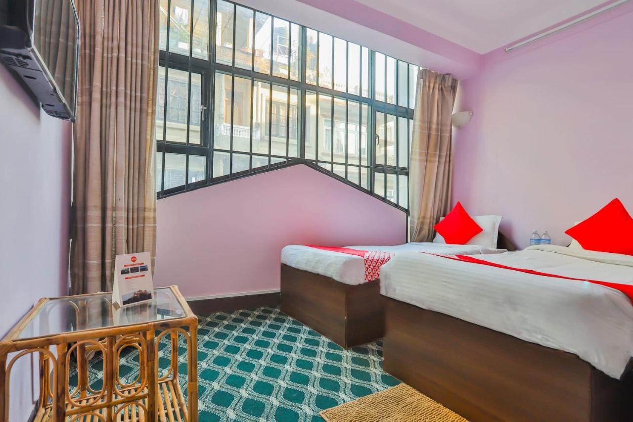 Oyo 720 Lekali Homes And Restaurant カトマンズ エクステリア 写真