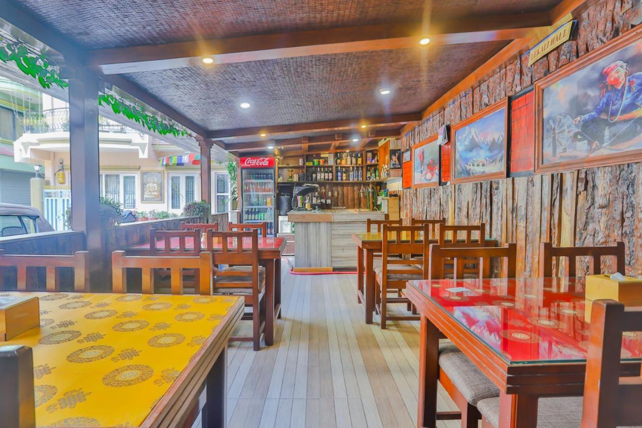 Oyo 720 Lekali Homes And Restaurant カトマンズ エクステリア 写真