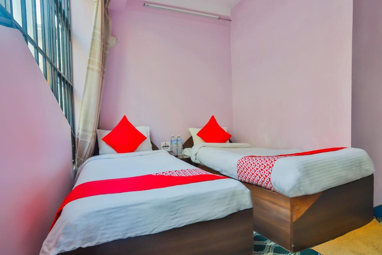 Oyo 720 Lekali Homes And Restaurant カトマンズ エクステリア 写真