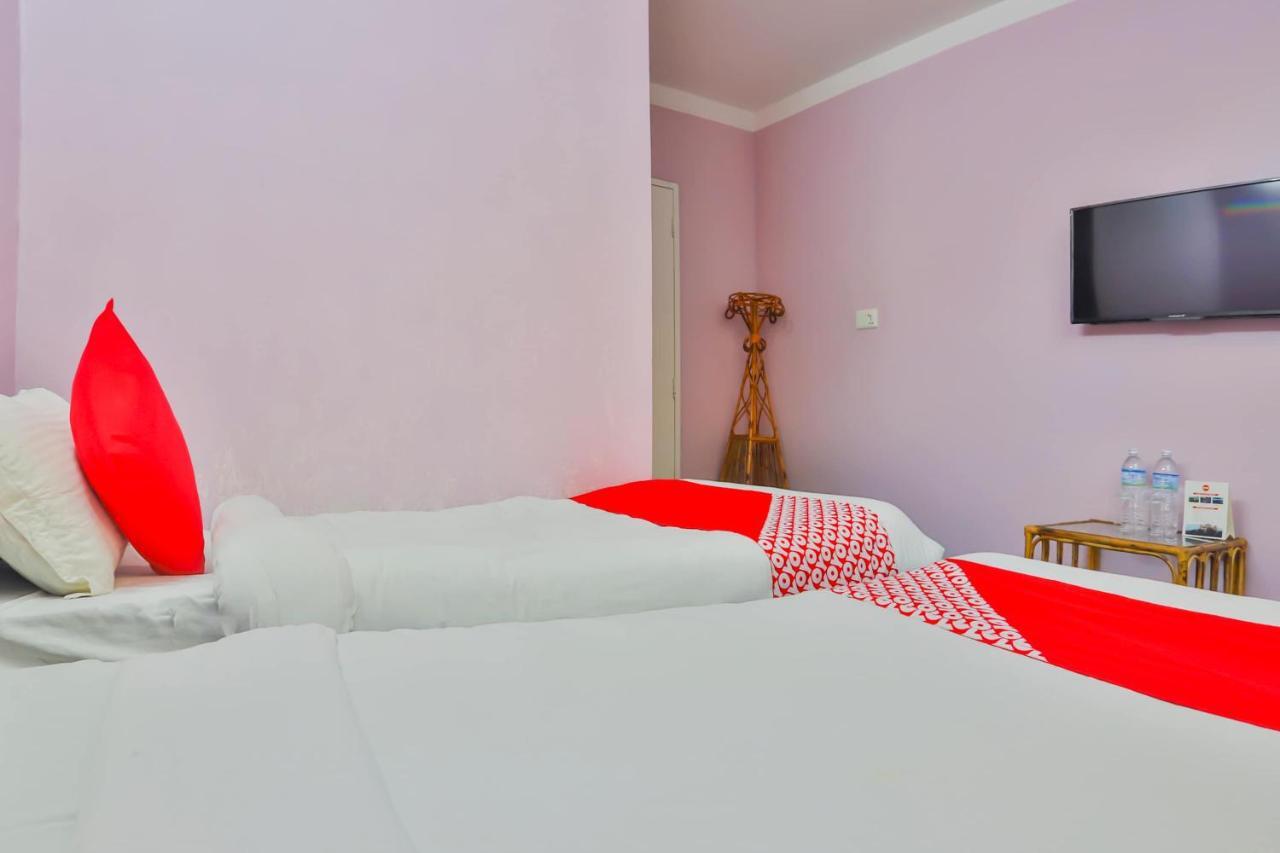 Oyo 720 Lekali Homes And Restaurant カトマンズ エクステリア 写真