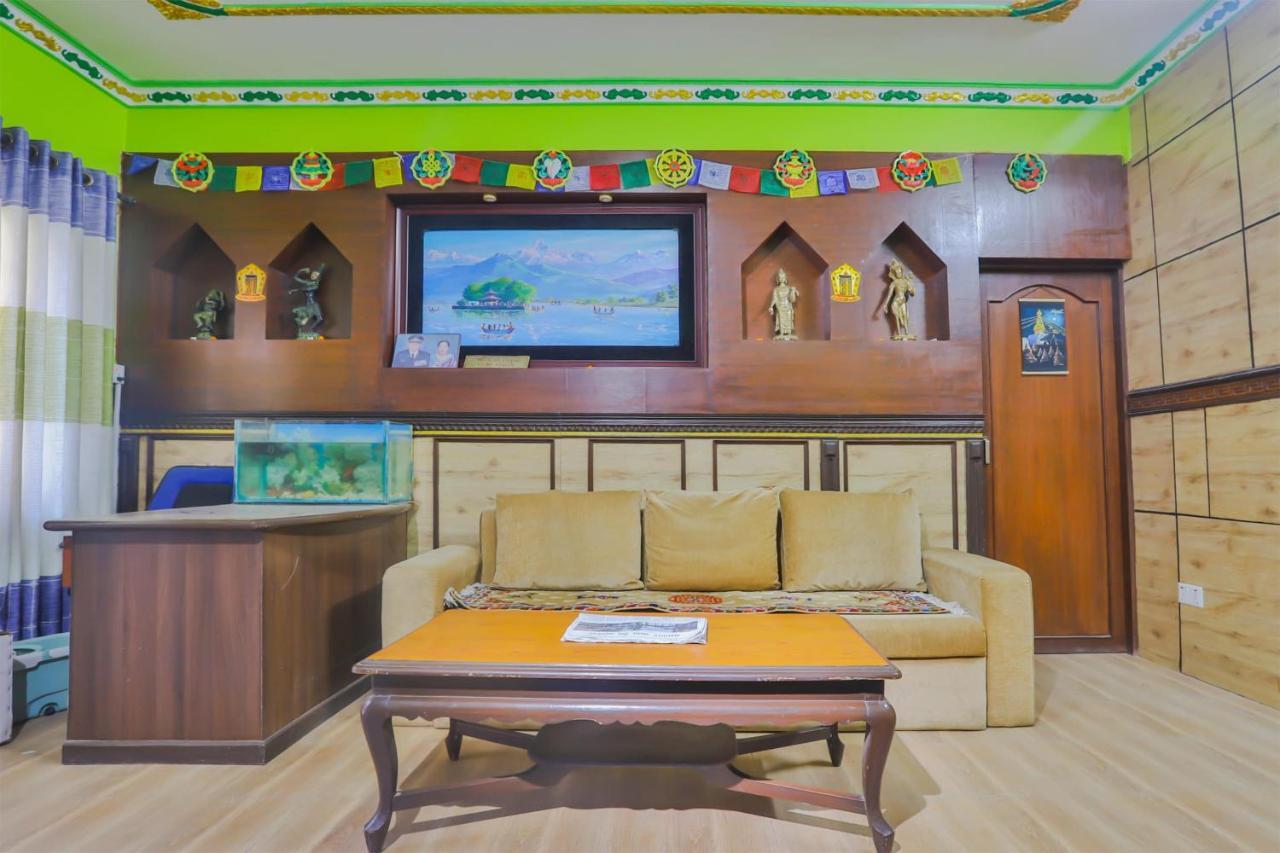 Oyo 720 Lekali Homes And Restaurant カトマンズ エクステリア 写真